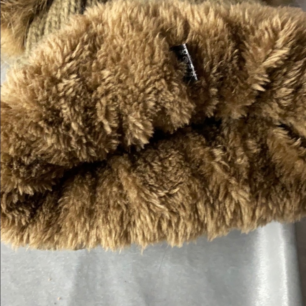 Beanie with two faux fur poms on top - Picture 2 of 2